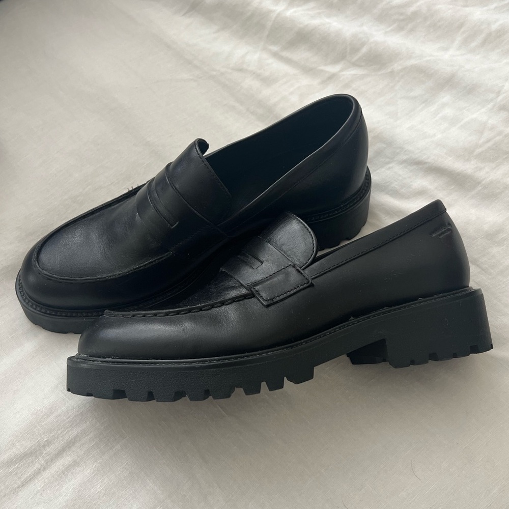 NEVER WORN Vagabond Kenova Loafer